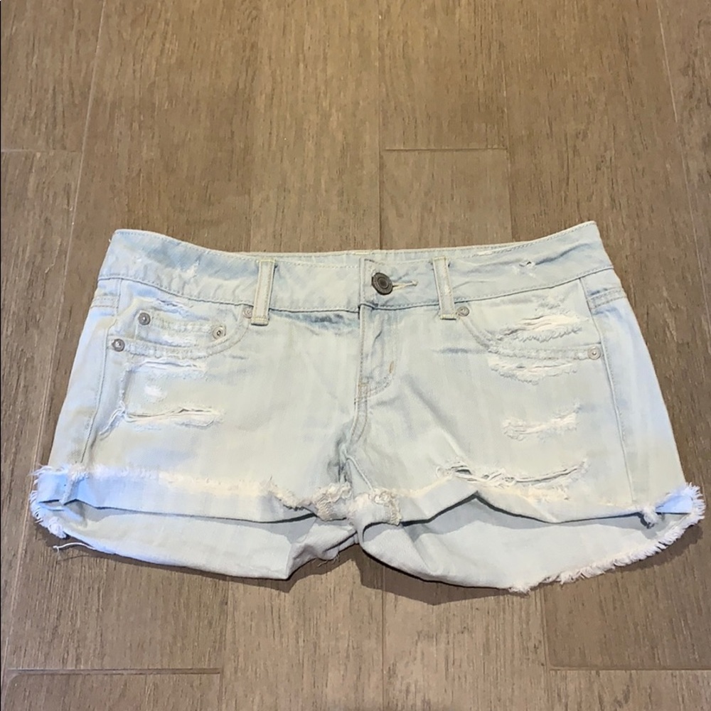 american eagle light wash shorts